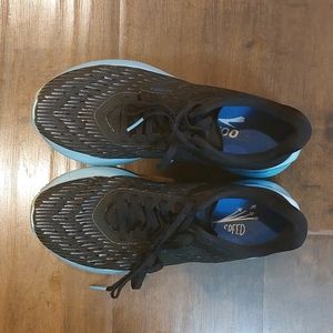 Brooks hyperion tempo